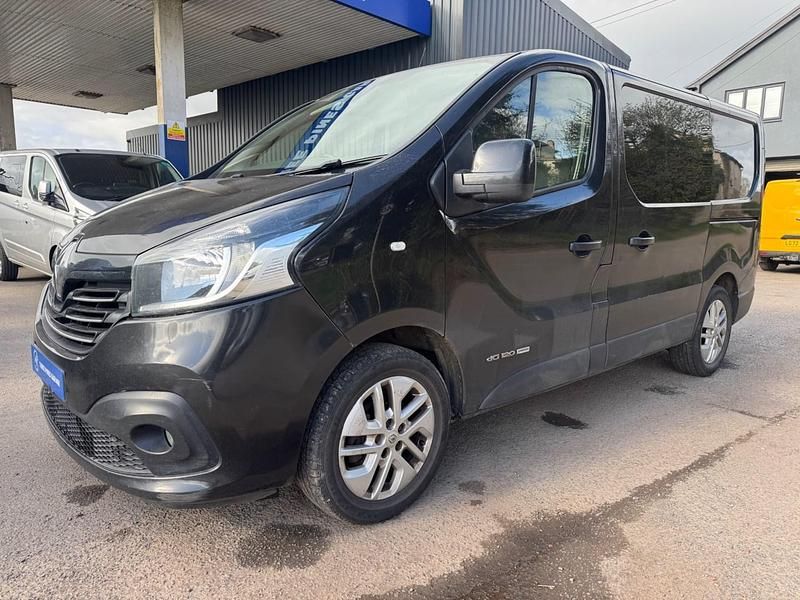 Used Renault Trafic 2015 Black MPV