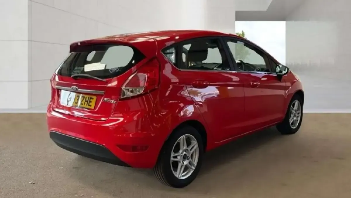 Used Ford Fiesta Zetec 82 HP (60 kW) 2013 Red Hatchback