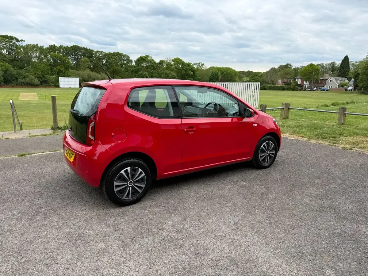 Käytetty VW up! move up! 60 HP (44 kW) 2016 Punainen Viistoperä