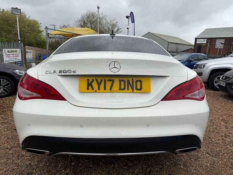 Used Mercedes CLA200 136 HP (100 kW) 2017 White Coupe