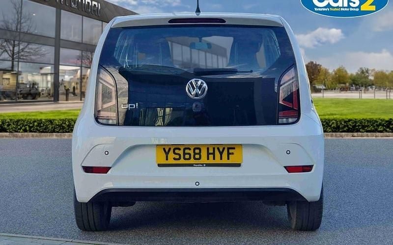 Used VW up! move up! 60 HP (44 kW) 2018 White Hatchback