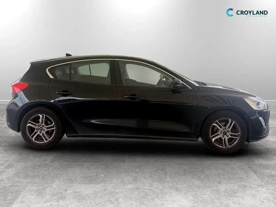 Used Ford Focus Zetec 125 HP (91 kW) 2019 Black Hatchback