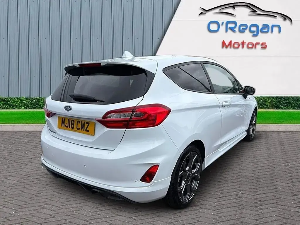 Used Ford Fiesta Titanium 2018 White Hatchback