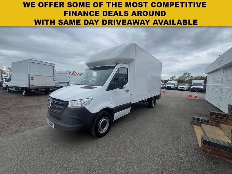 Używany Mercedes Sprinter Progressive 150 KM (110 kW) 2022 Biały Van