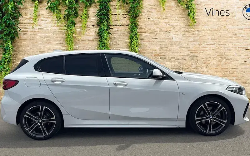 Used BMW 118 M Sport 136 HP (100 kW) 2023 White Hatchback