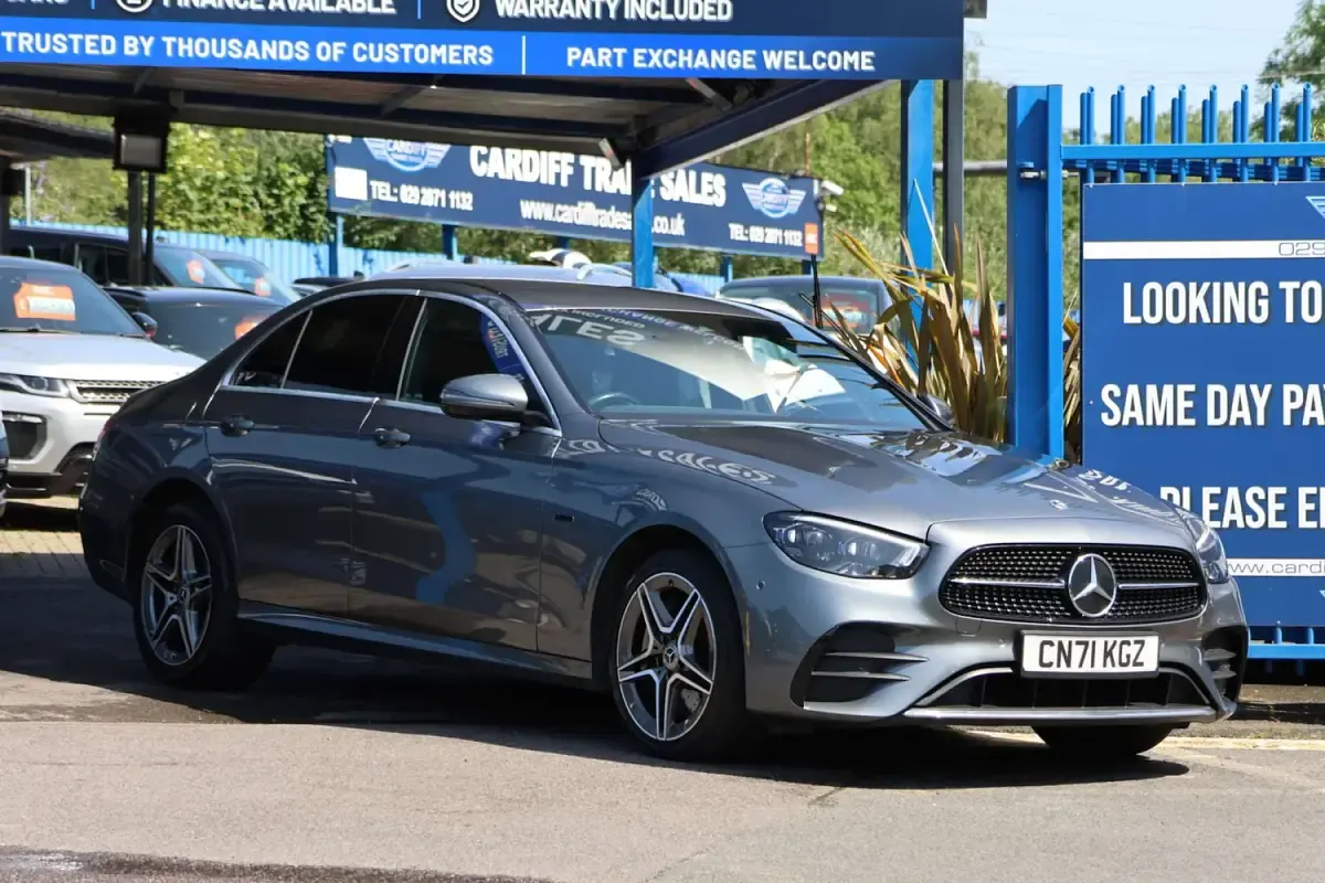 Used Mercedes E300 AMG line 306 HP (225 kW) 2021 Grey Sedan