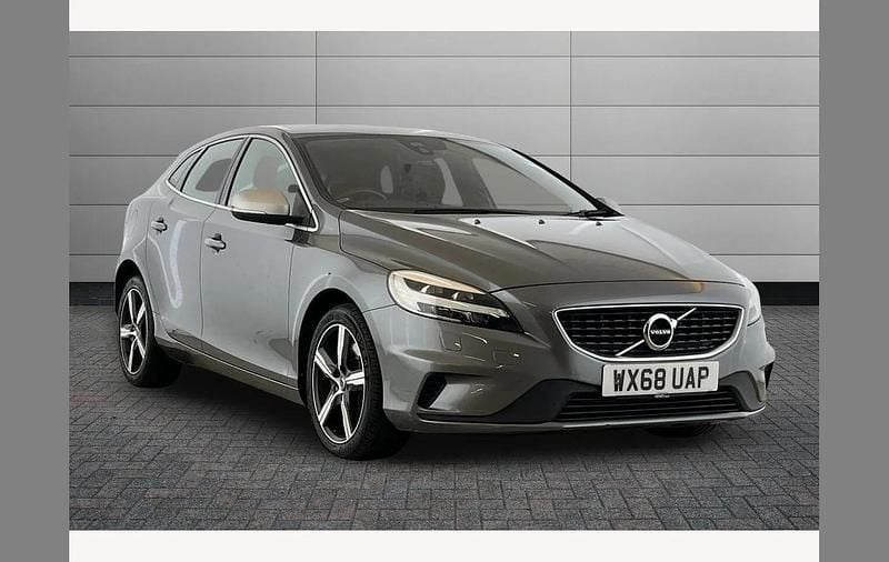 Usado Volvo V40 R-Design 122 HP (89 kW) 2018 Cinzento Citadino