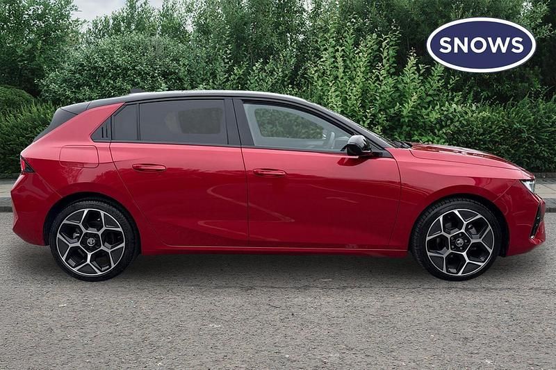 Used Vauxhall Astra Ultimate 130 HP (95 kW) 2025 Red Hatchback