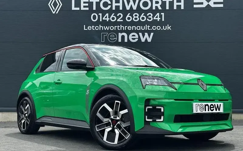 Used Renault 5 E-Tech Urban 89 kW (122 HP) 2025 Hatchback