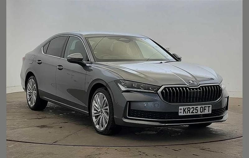 Graphite grey metallic Used 2025 Skoda Superb LAURIN & KLEMENT Hatchback | £33,900 - Image 1/4