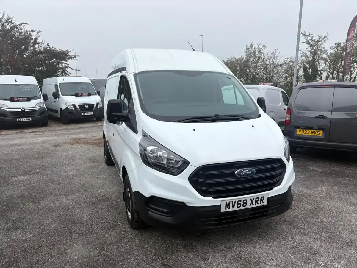 Used Ford Transit Custom 105 HP (77 kW) 2018 White Van