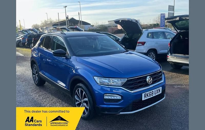 Blue Used 2018 VW T-Roc Design SUV | £11,495 (Fair price) - Image 1/4