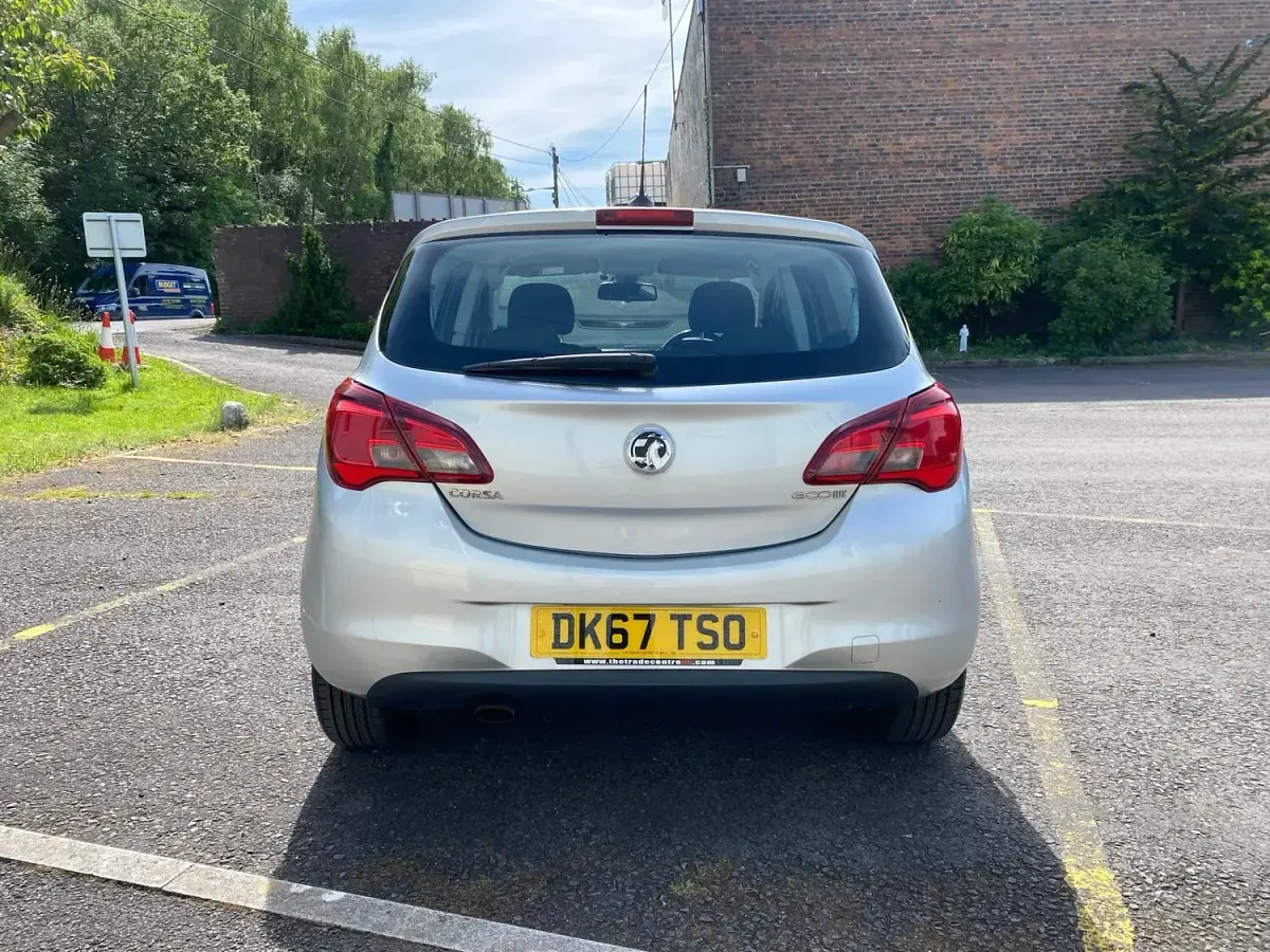 Used Vauxhall Corsa SRi 95 HP (69 kW) 2017 Silver Hatchback