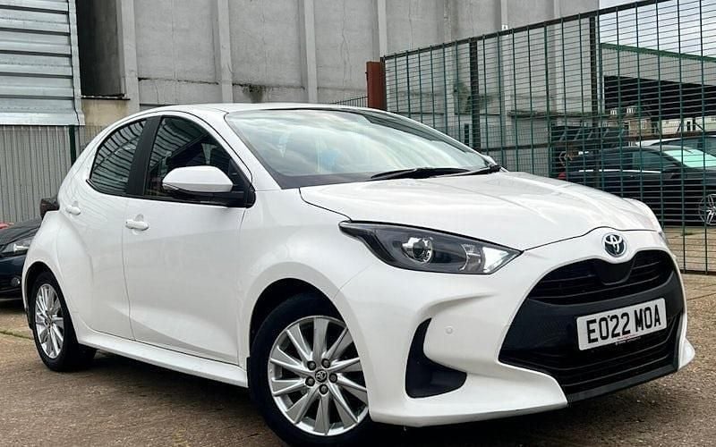 Used 2025 Toyota Yaris Hybrid Hatchback | £12,700 (Super price) - Image 1/4