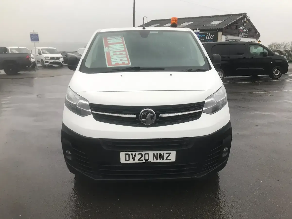 Used Vauxhall Vivaro 100 HP (73 kW) 2020 White MPV