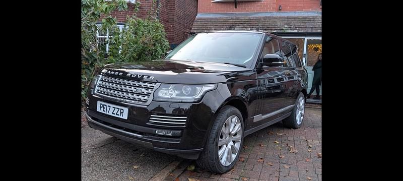 Black Used 2017 Land Rover Range Rover Vogue SE SUV | £16,950 - Image 1/1