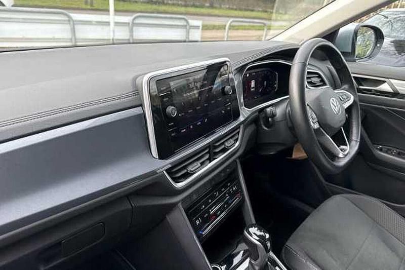 Used VW T-Roc Style 150 HP (110 kW) 2025 Silver SUV