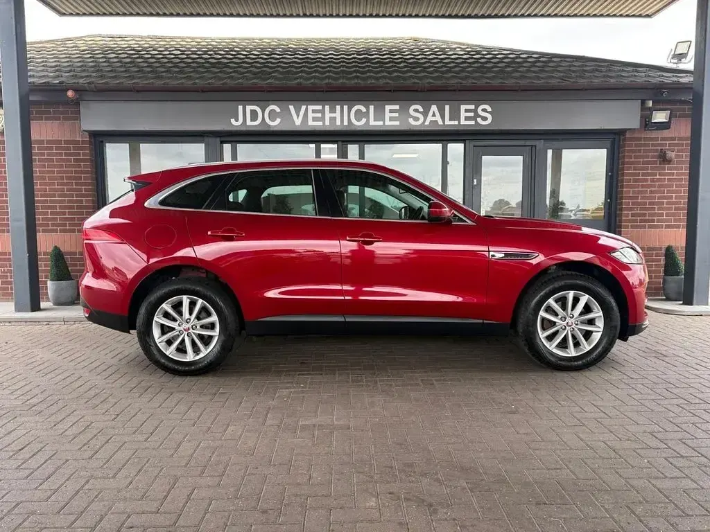 Used Jaguar F-Pace Prestige 180 HP (132 kW) 2016 Red SUV