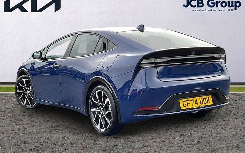 Used Toyota Prius 223 HP (164 kW) 2024 Blue Hatchback