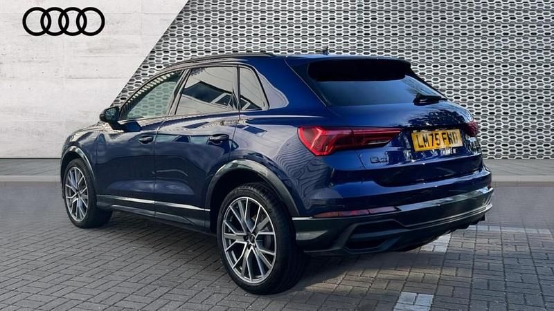 Używany Audi Q3 Black Edition 150 KM (110 kW) 2025 Niebieski SUV