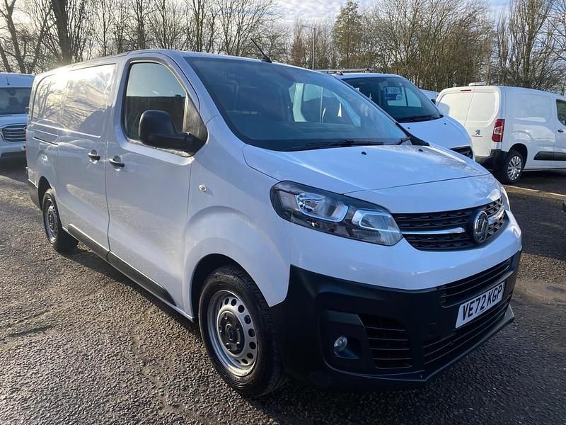 White Used 2023 Vauxhall Vivaro MPV | £10,495 (Good price) - Image 1/4