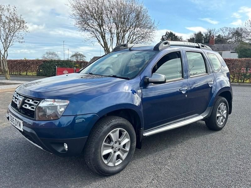 Used Dacia Duster Lauréate 110 HP (80 kW) 2015 Blue SUV