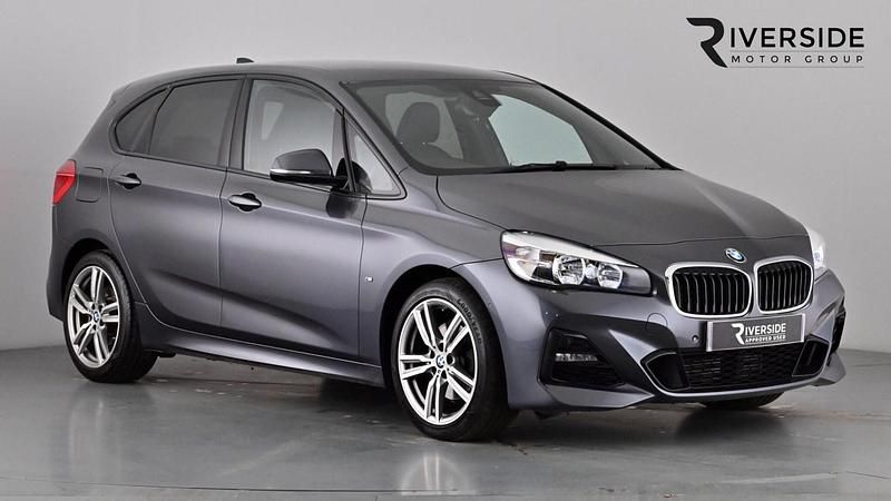 Mineral grey Used 2020 BMW 220 M Sport Hatchback | £15,895 (Good price) - Image 1/4