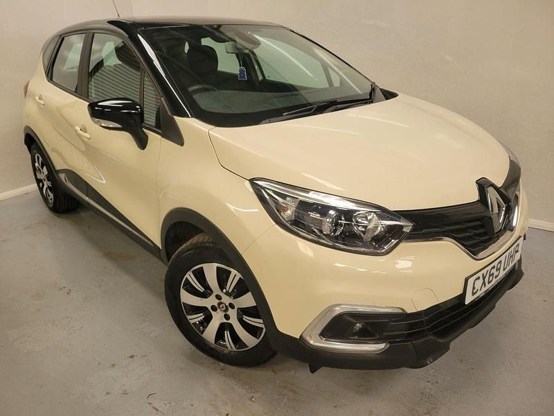 White Used 2019 Renault Captur Play SUV | £7,999 (Fair price) - Image 1/4