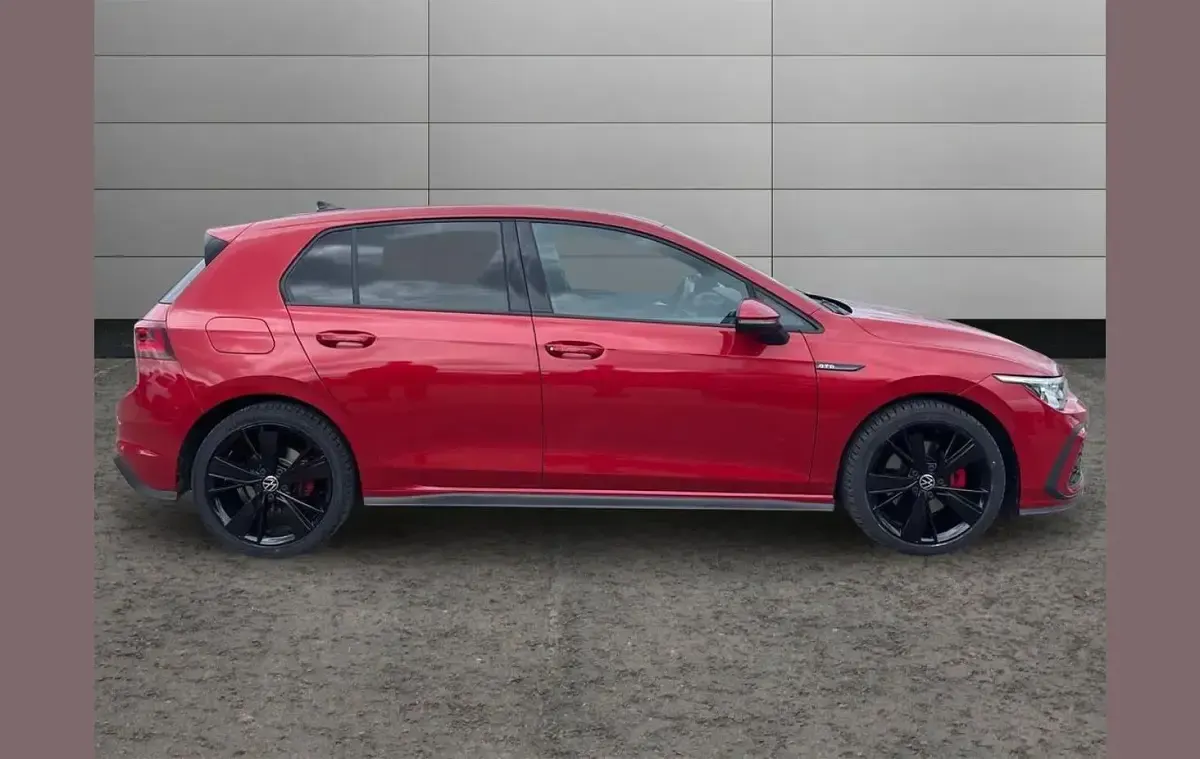 Begagnad VW Golf VIII GTD 196 HK (144 kW) 2023 Röd Halvkombi