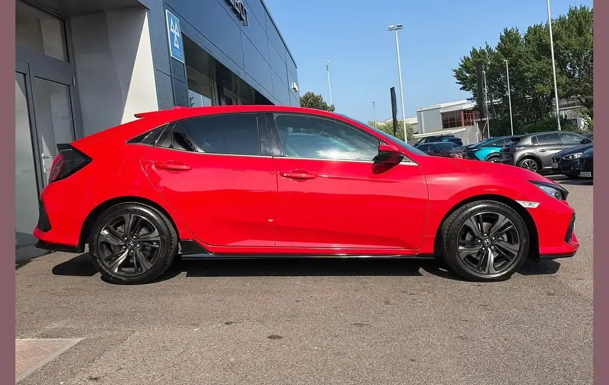 Used Honda Civic Sport Plus 180 HP (132 kW) 2019 Red Hatchback