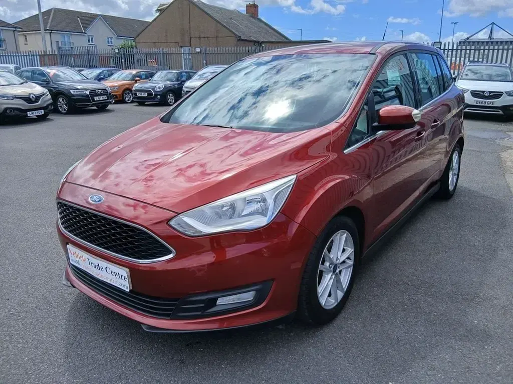 Used Ford Grand C-Max Zetec 120 HP (88 kW) 2017 Red MPV