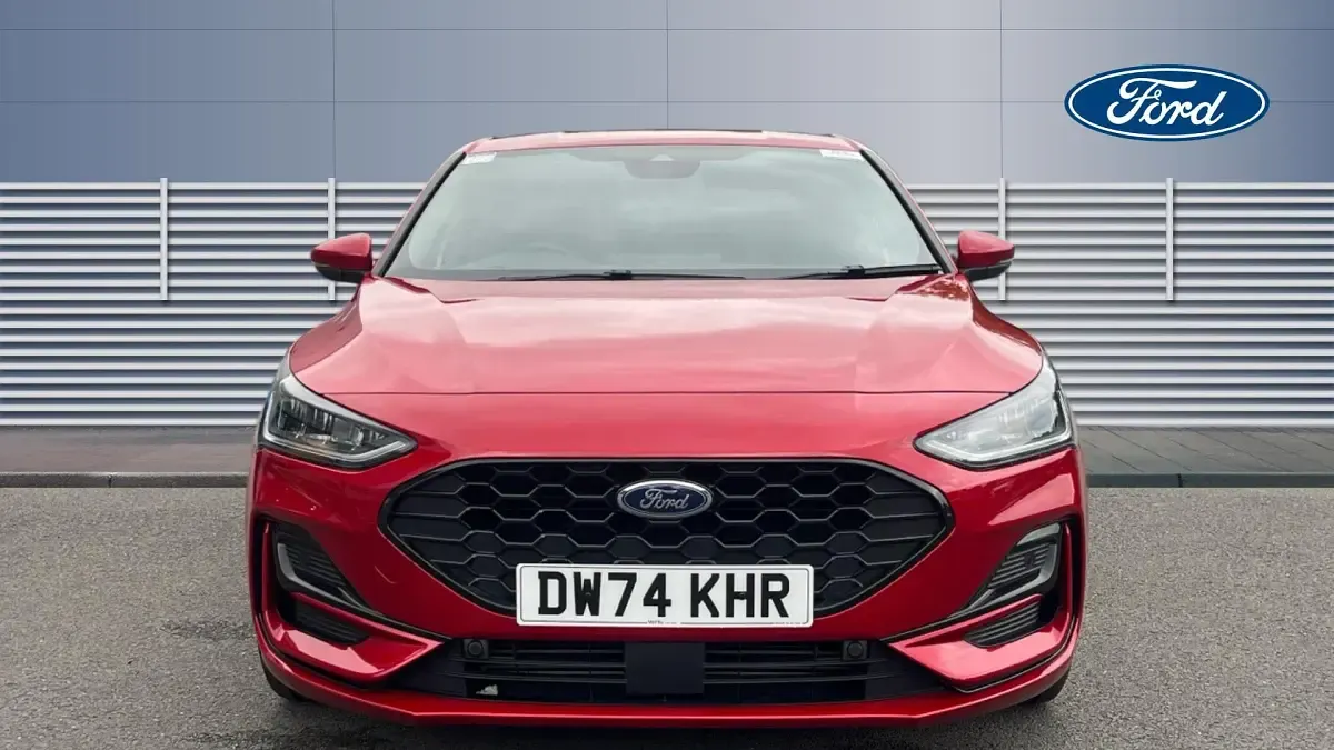 Used Ford Focus ST-Line 155 HP (114 kW) 2025 Red Hatchback