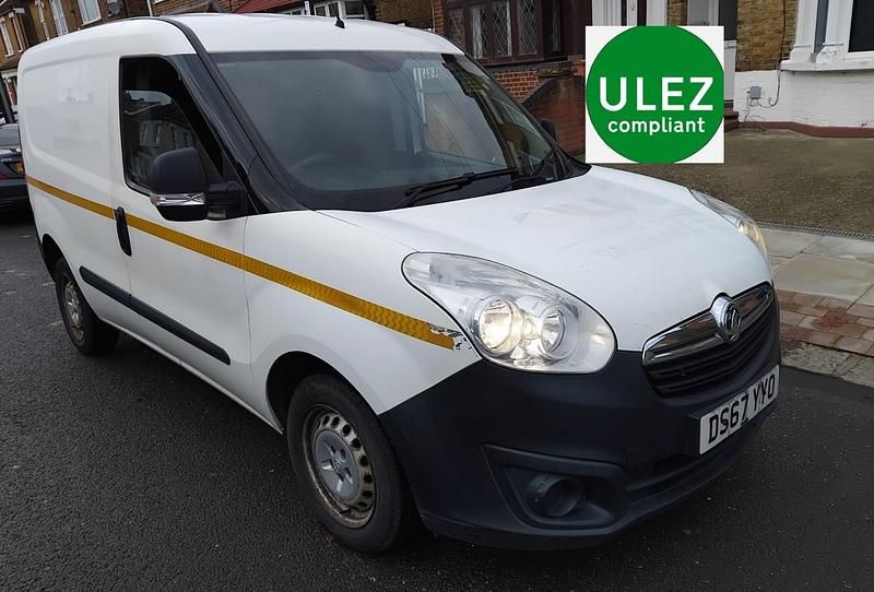 White Used 2017 Vauxhall Combo Van | £2,950 (Fair price) - Image 1/4