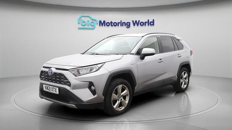 Used Toyota RAV4 Hybrid Design 218 HP (160 kW) 2021 Silver SUV