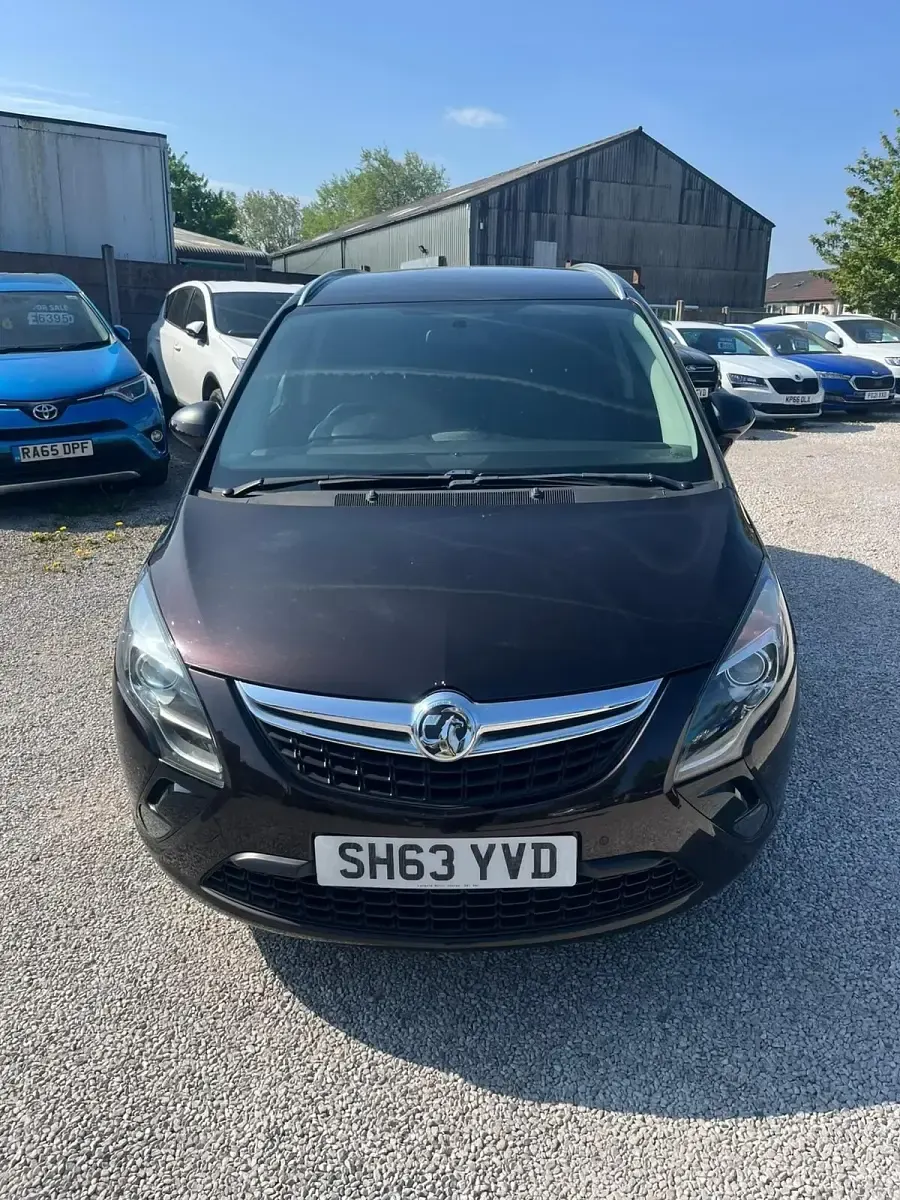 Used Vauxhall Zafira SRi 170 HP (125 kW) 2014 Brown MPV