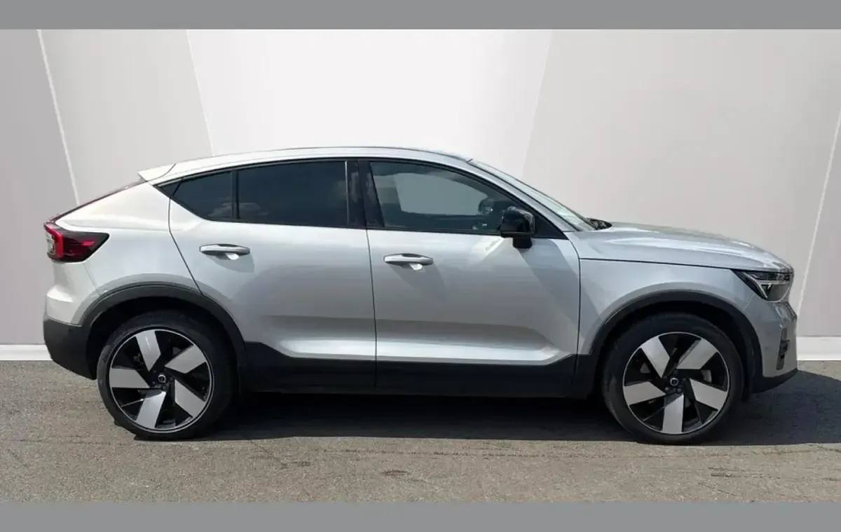 Usado Volvo C40 Ultimate 169 kW (231 CV) 2023 Plateado SUV