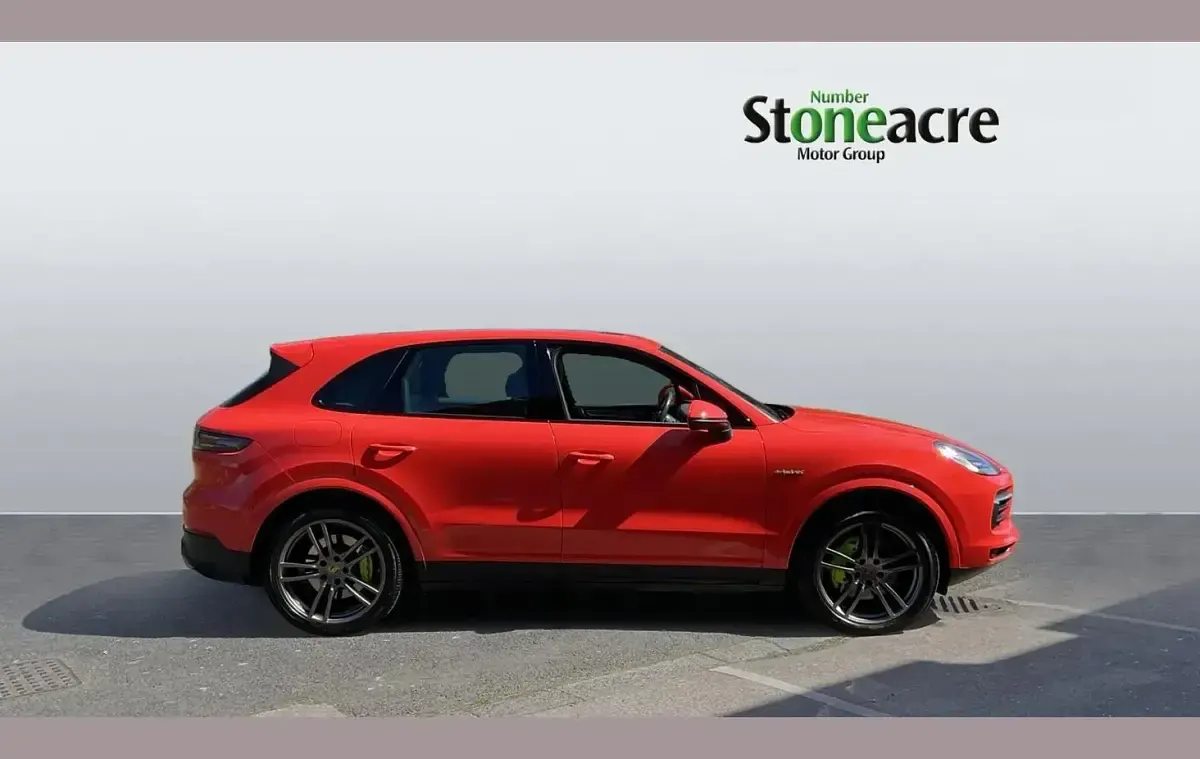 Begagnad Porsche Cayenne 462 HK (339 kW) 2019 Orange SUV