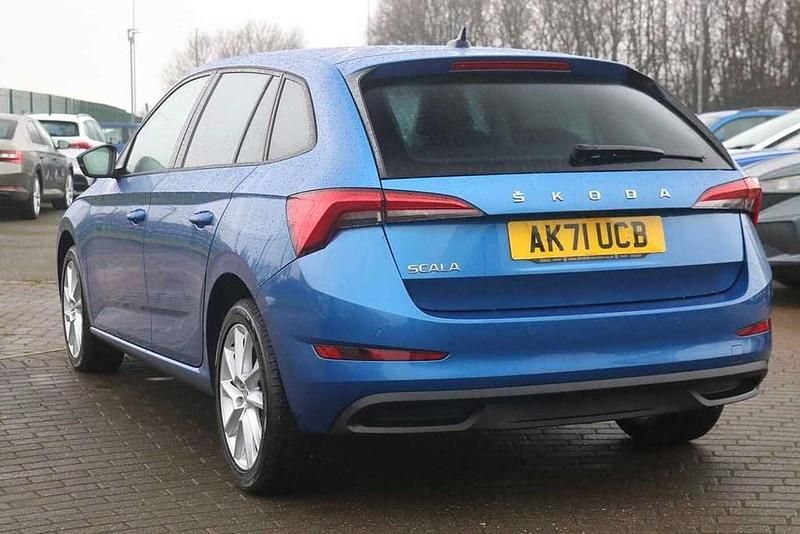 Used Skoda Scala SE L 94 HP (69 kW) 2021 Race blue metallic Hatchback