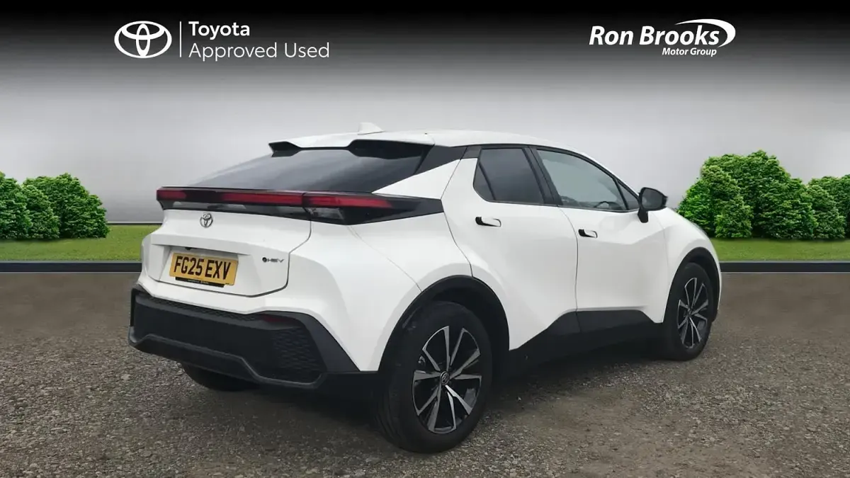 Used Toyota C-HR Design 140 HP (102 kW) 2025 White SUV