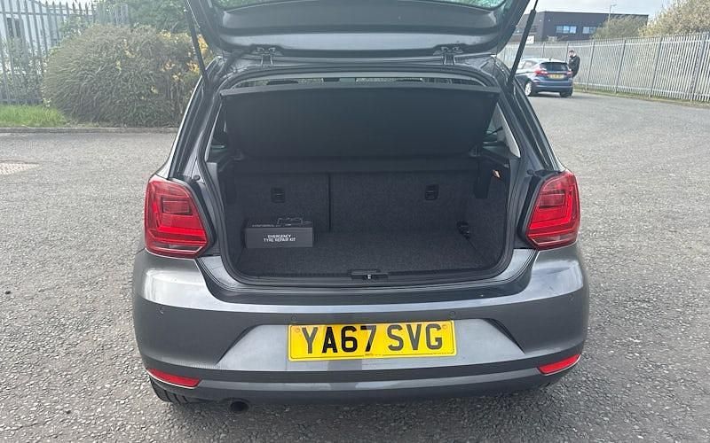 Usado VW Polo Edition 90 HP (66 kW) 2017 Cinzento Citadino