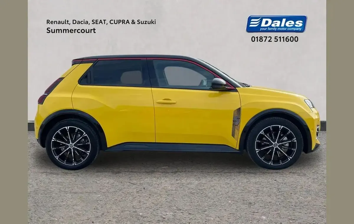 Used Renault R5 Iconic 108 kW (147 HP) 2026 Other Hatchback