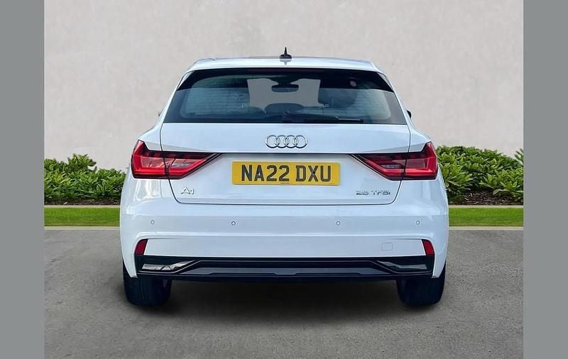 Used Audi A1 Sport 95 HP (69 kW) 2022 White SUV
