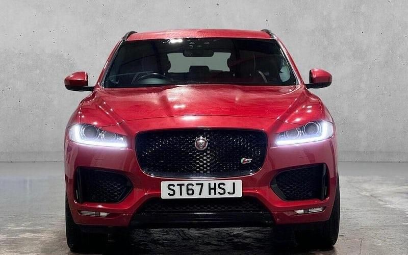 Used Jaguar F-Pace Supercharged 381 HP (280 kW) 2017 Red SUV