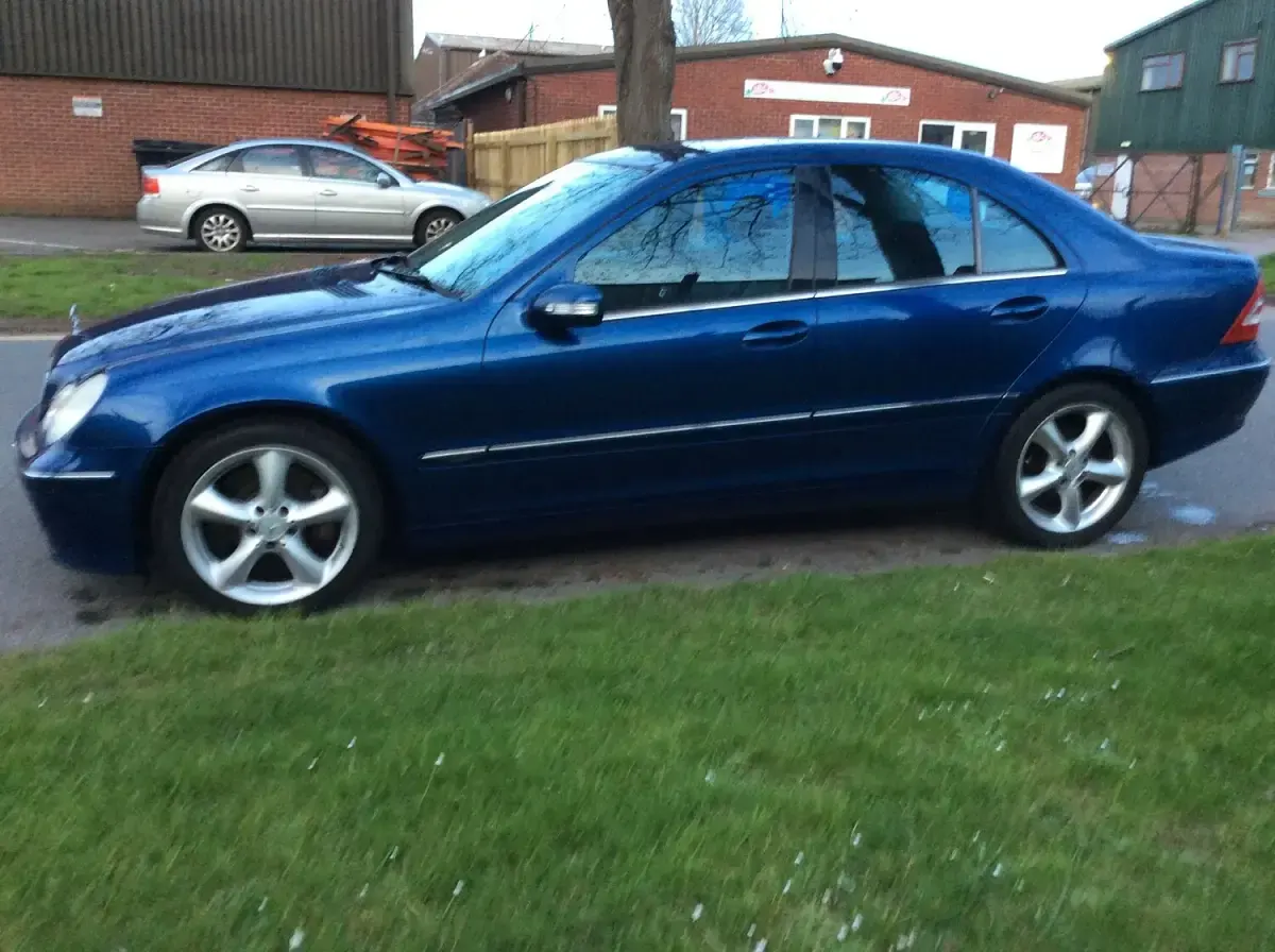 Used Mercedes C320 Avantgarde 2006 Blue Sedan