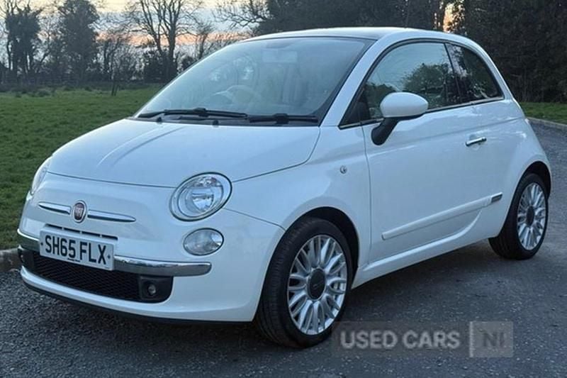 Used Fiat 500 Lounge 69 HP (50 kW) 2015 White Hatchback