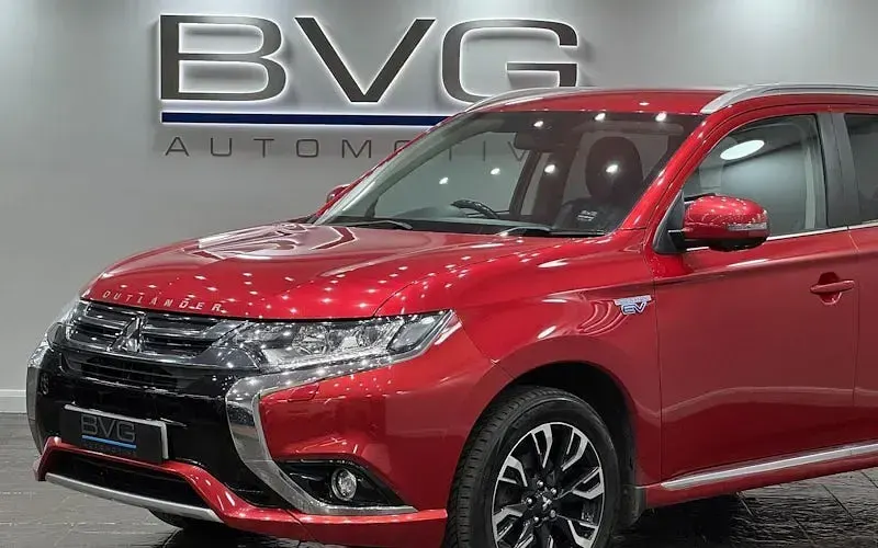 Used Mitsubishi Outlander P-HEV 203 HP (149 kW) 2018 Red SUV