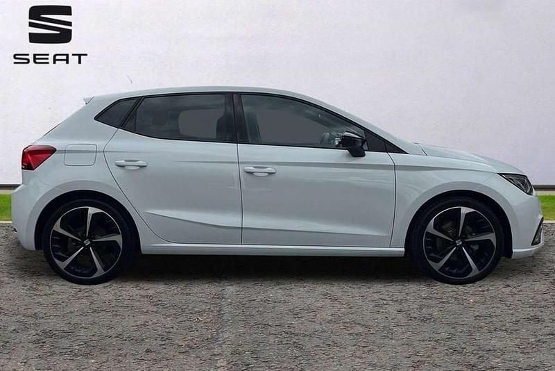 Used Seat Ibiza FR Sport 114 HP (83 kW) 2024 White Hatchback