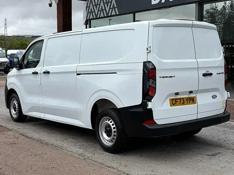 Used Ford Transit Custom 110 HP (80 kW) 2023 Frozen white (solid colour)