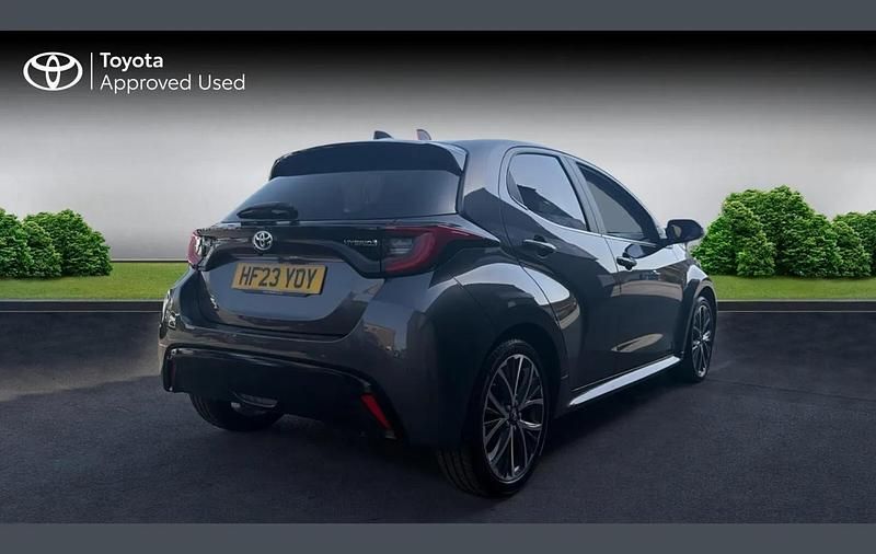 Used Toyota Yaris Hybrid 113 HP (83 kW) 2023 Grey Hatchback