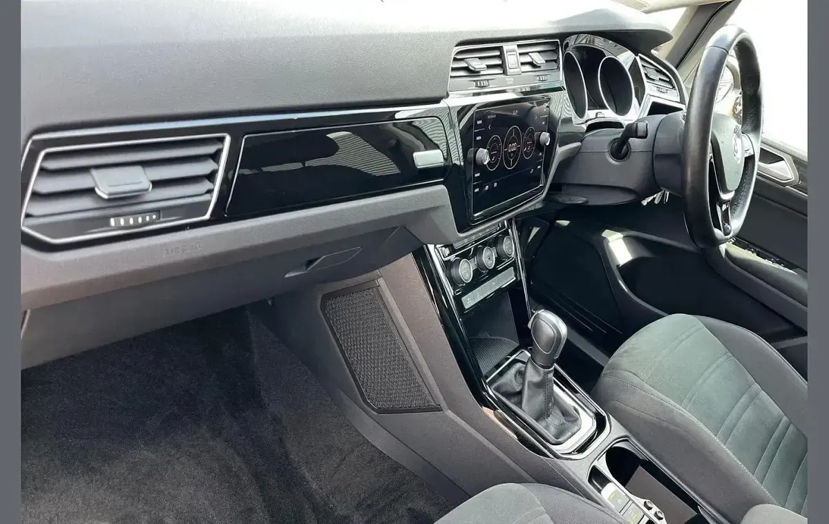 Used VW Touran SEL 147 HP (108 kW) 2020 Grey MPV